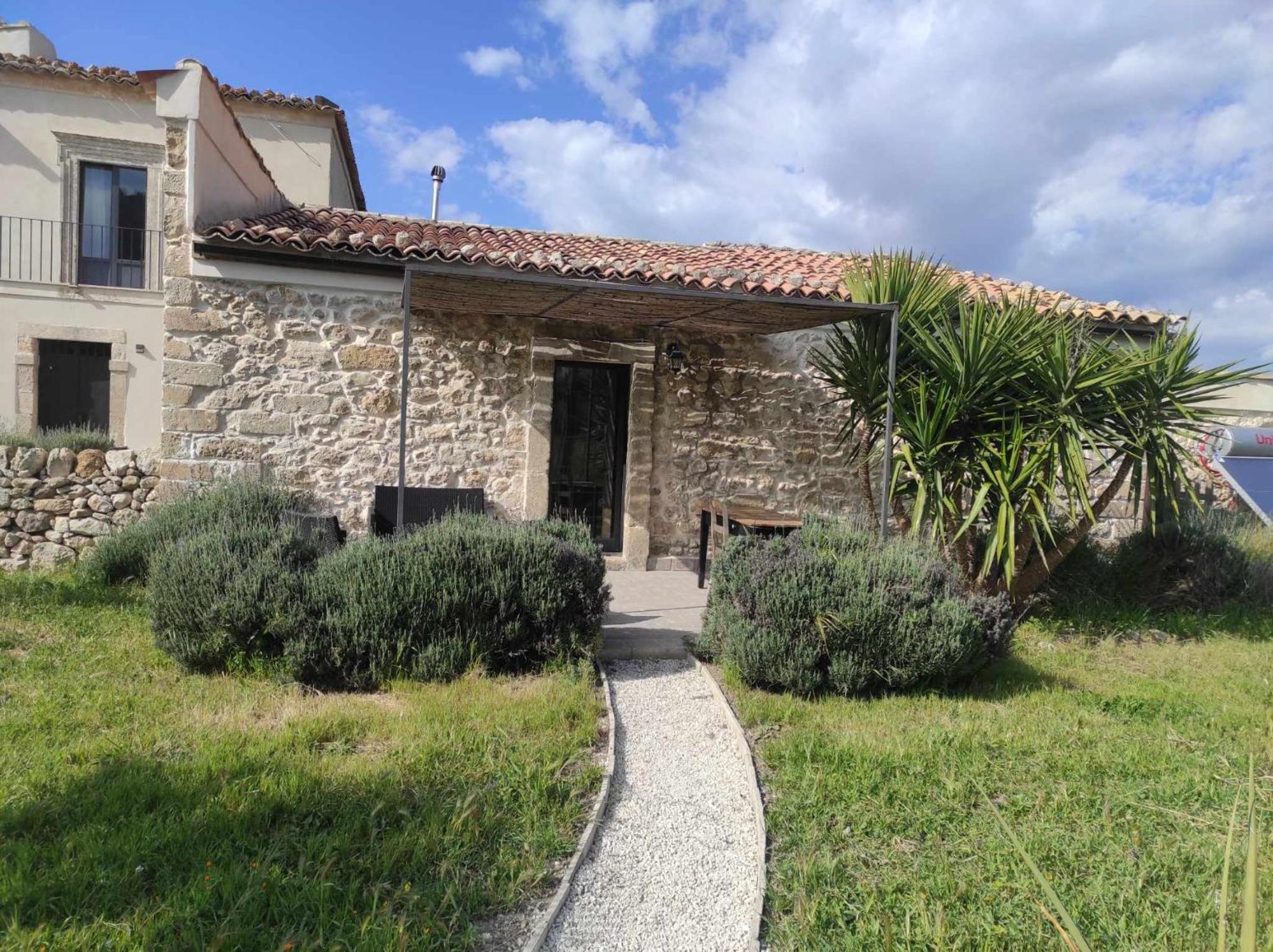 Hotel Bramasole Charming House Comiso Exterior foto